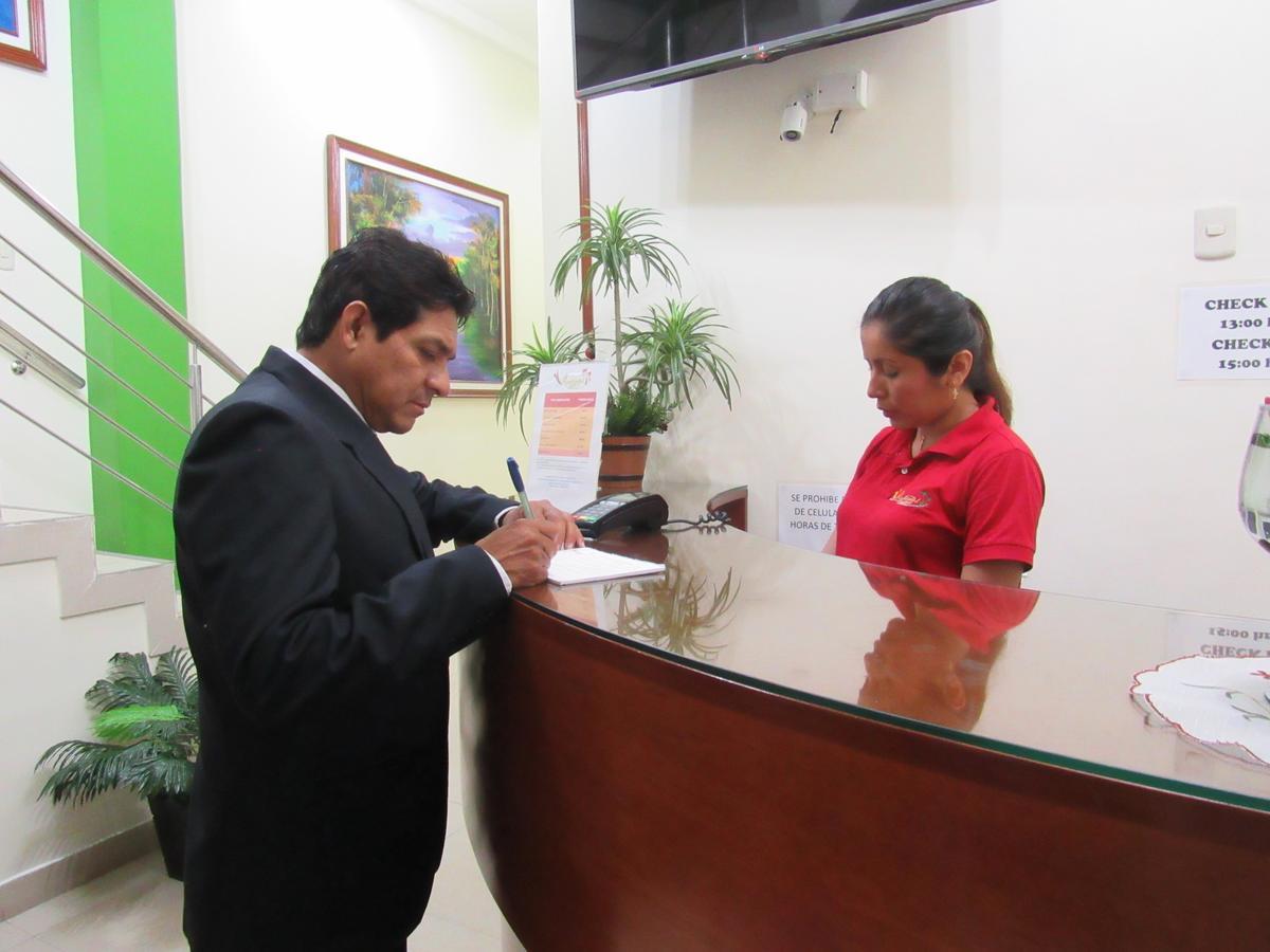 Alojamiento El Cardenal Iquitos Bagian luar foto